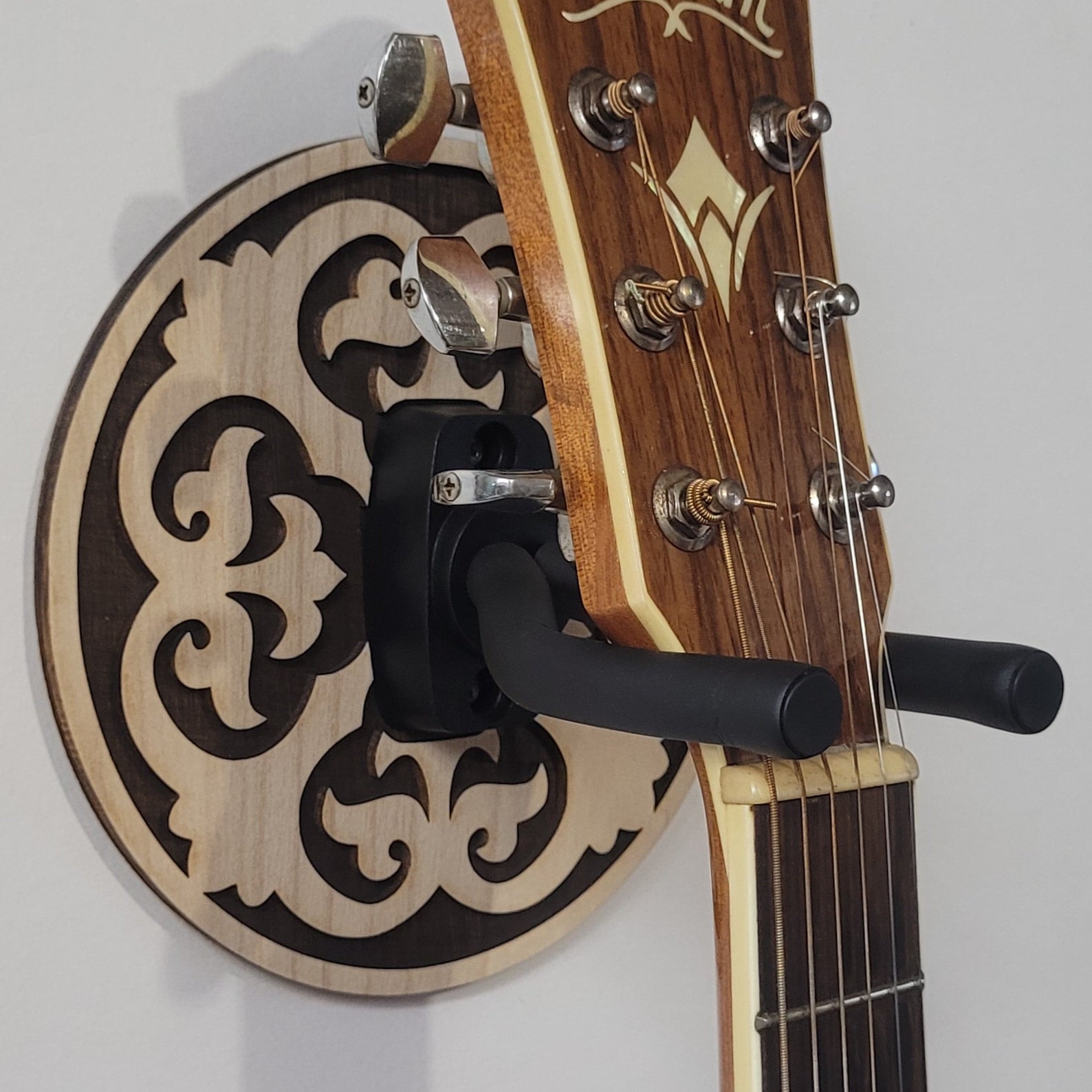 Wolfride guitar hanger wall mount with safe slot outlet